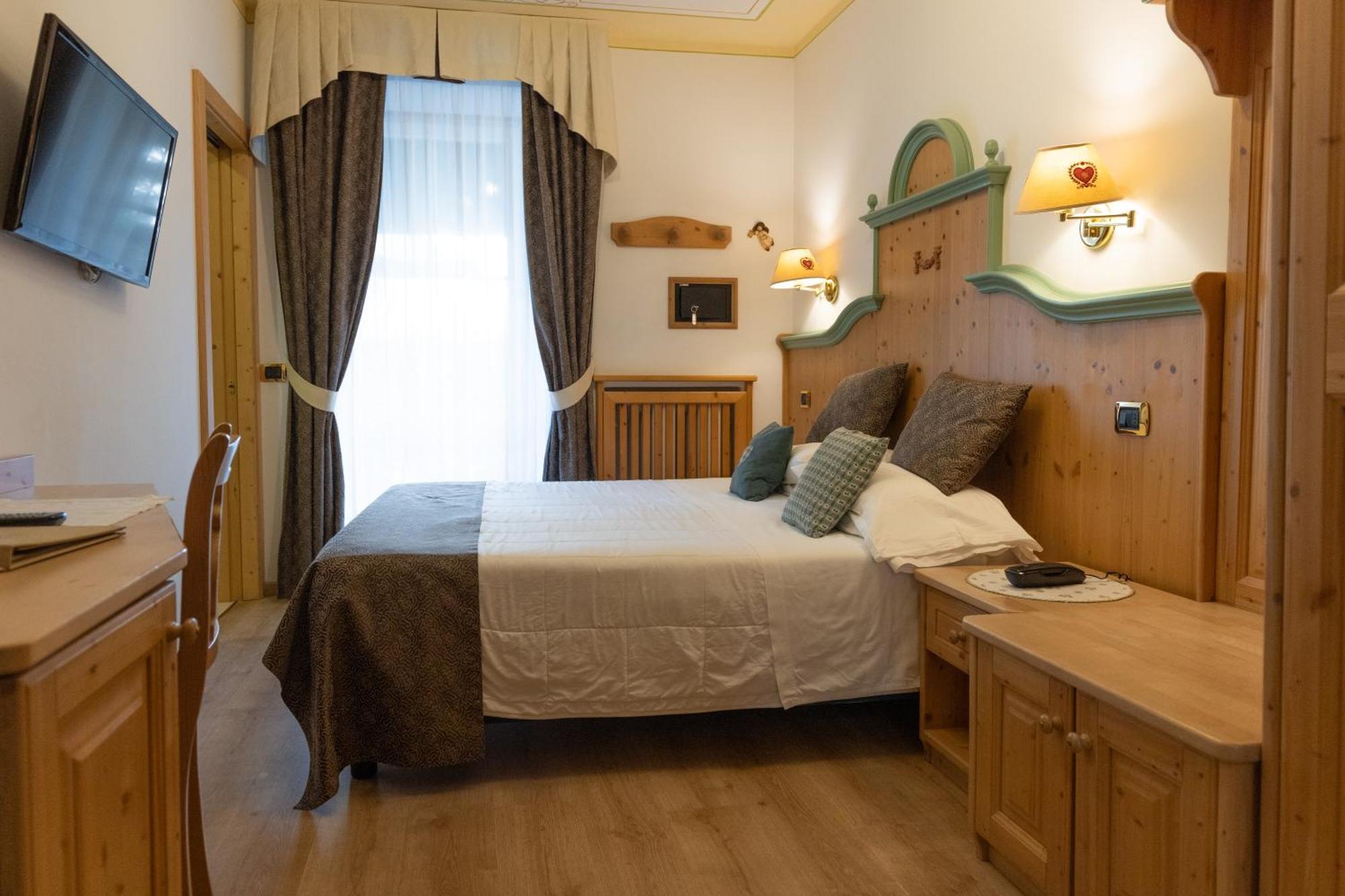 Alexander Hotel Alpine Wellness Dolomites Molveno Exterior photo