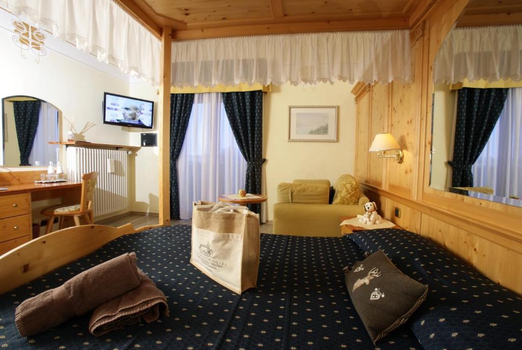 Alexander Hotel Alpine Wellness Dolomites Molveno Exterior photo