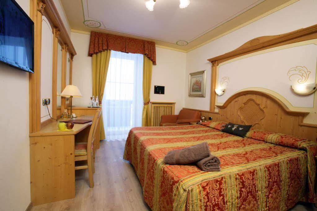 Alexander Hotel Alpine Wellness Dolomites Molveno Exterior photo